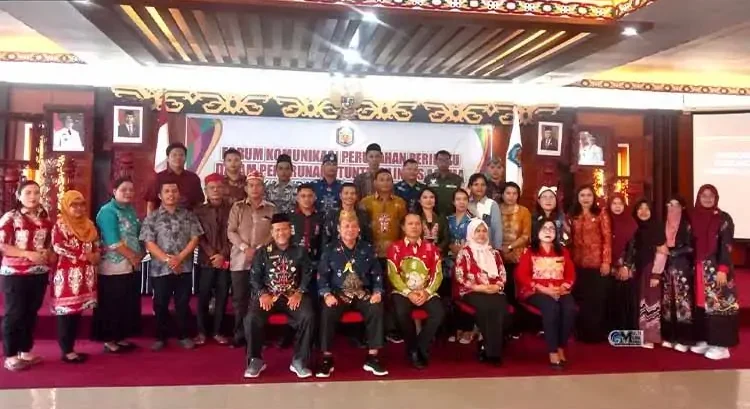 Pemerintah Kabupaten Murung Raya (Mura) melalui Dinas Pemberdayaan Perempuan, Perlindungan Anak, Pengendalian Penduduk, dan Keluarga Berencana (DP3ADaldukKB) menggelar Forum Komunikasi Perubahan Perilaku Penurunan Stunting lintas agama. Kegiatan ini berlangsung di Aula Cahai Ondhui Tingang, Gedung B Kantor Bupati Mura, akhir pekan lalu.