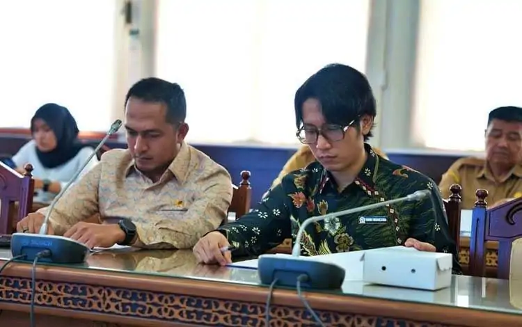1727751604 Anggota Dprd Kalteng Okki Maulana